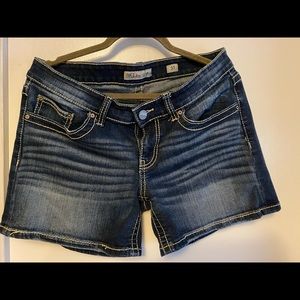 BKE shorts size 31